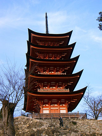 宮島の厳島神社の五重塔