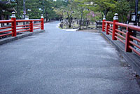 宮島にある「大元神社」の大元川の赤い橋1