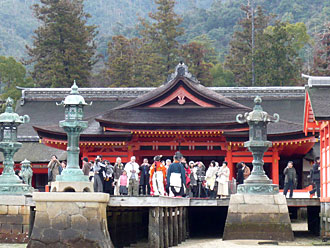 宮島の厳島神社神殿での挙式2